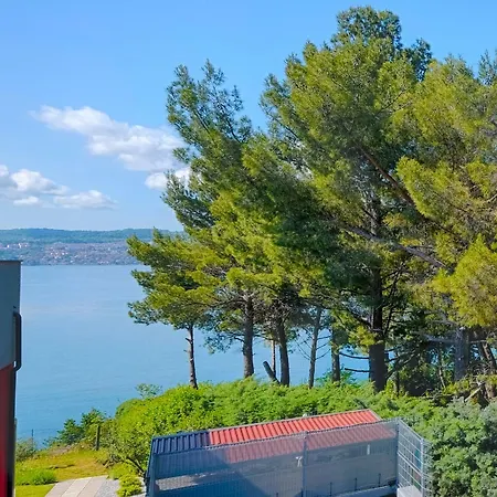 Flat At The Seafront *
