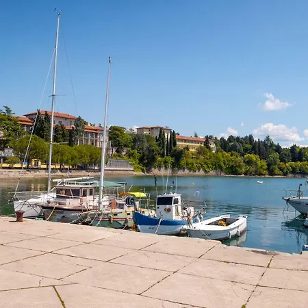 Apartment Flat At The Seafront Ankaran