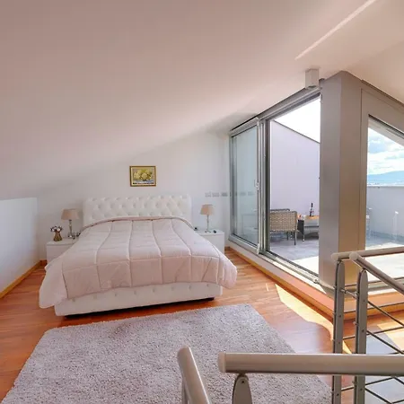 Apartment Flat At The Seafront