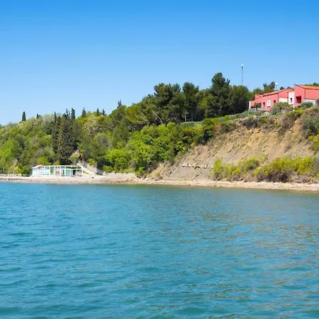 Flat At The Seafront Apartment *